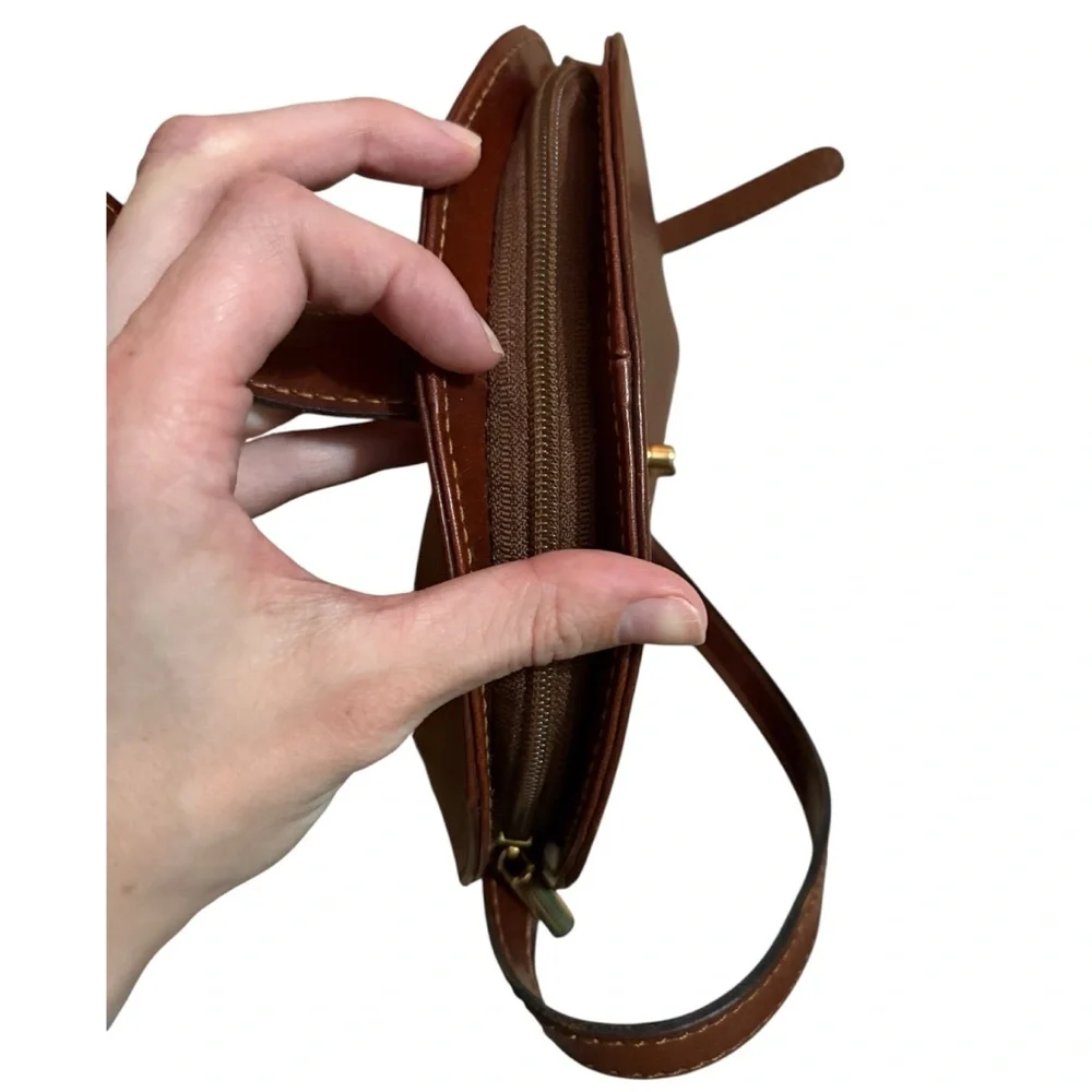 Vintage pelle brown leather dome shaped crossbody bag
